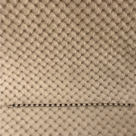 Simulated Black & White Diamond Tennis Bracelet in Silvertone (8 in) 7.9… - Picture 8 of 16